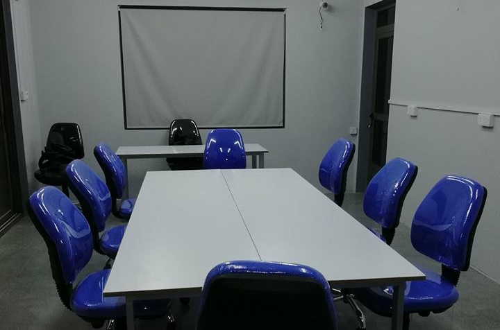 Flexible handling of tables allows meetings and classes at the MakerSpace